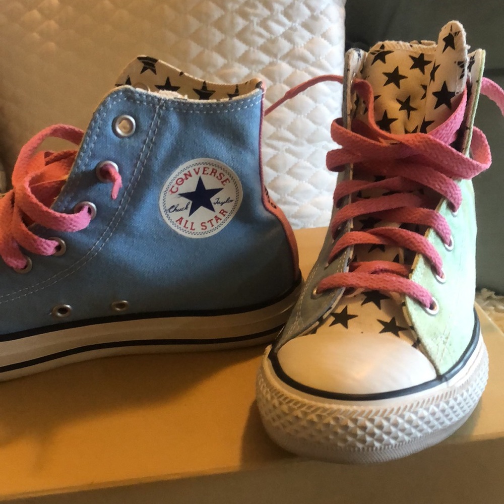 Converse high top tennis shoes